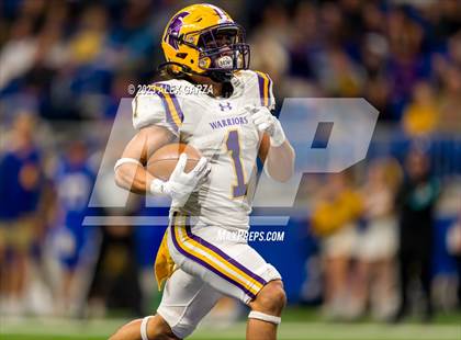 Thumbnail 3 in Alamo Heights vs Pieper (UIL 5A D2 reginal football playoff) photogallery.