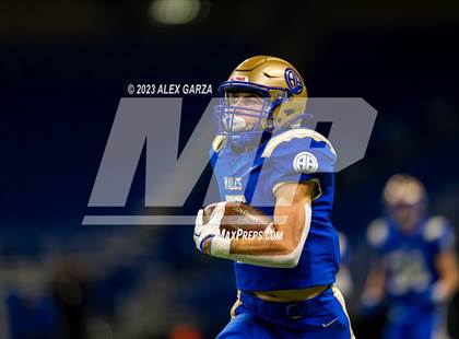 Thumbnail 2 in Alamo Heights vs Pieper (UIL 5A D2 reginal football playoff) photogallery.