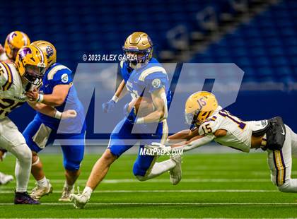 Thumbnail 1 in Alamo Heights vs Pieper (UIL 5A D2 reginal football playoff) photogallery.