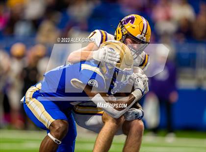 Thumbnail 1 in Alamo Heights vs Pieper (UIL 5A D2 reginal football playoff) photogallery.