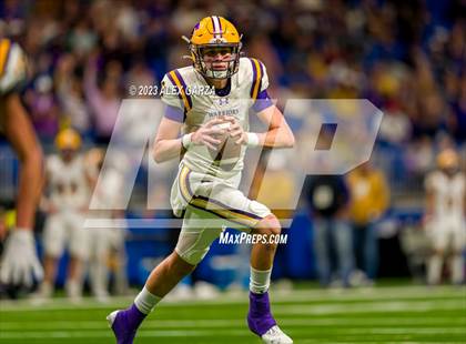Thumbnail 1 in Alamo Heights vs Pieper (UIL 5A D2 reginal football playoff) photogallery.