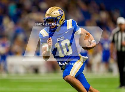 Thumbnail 2 in Alamo Heights vs Pieper (UIL 5A D2 reginal football playoff) photogallery.