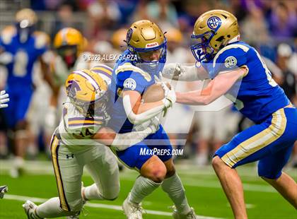 Thumbnail 1 in Alamo Heights vs Pieper (UIL 5A D2 reginal football playoff) photogallery.