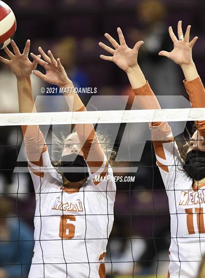 Thumbnail 1 in Mead @ Coronado (CHSAA 4A Playoff) photogallery.