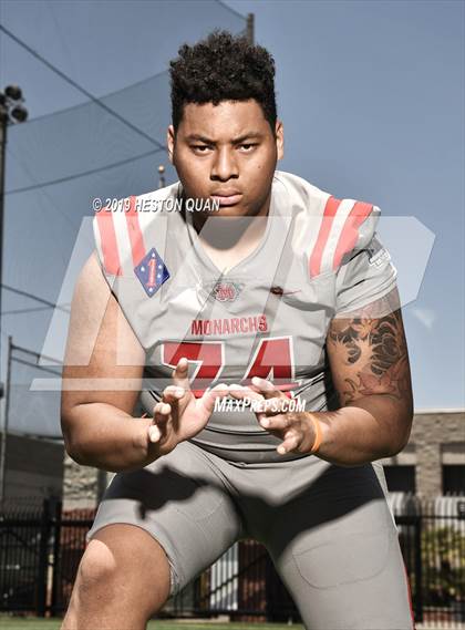 Thumbnail 2 in Mater Dei (Preseason Photo Shoot) photogallery.