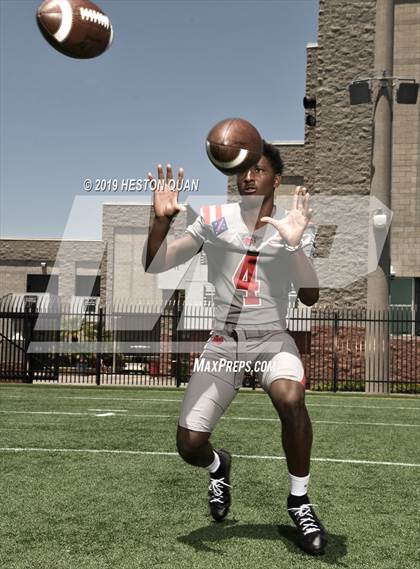 Thumbnail 3 in Mater Dei (Preseason Photo Shoot) photogallery.