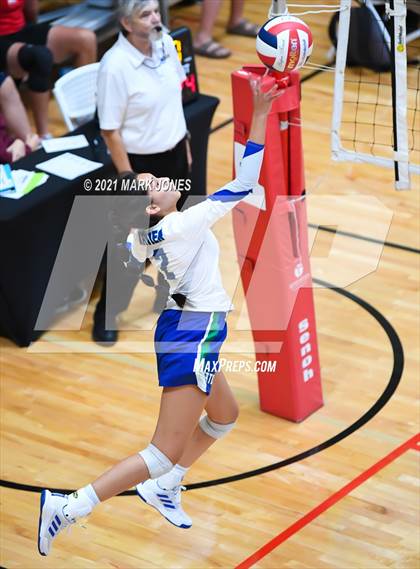 Thumbnail 3 in Corona del Sol vs. Xavier College Prep (Nike Tournament of Champions) photogallery.