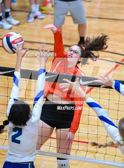 Thumbnail 1 in Corona del Sol vs. Xavier College Prep (Nike Tournament of Champions) photogallery.