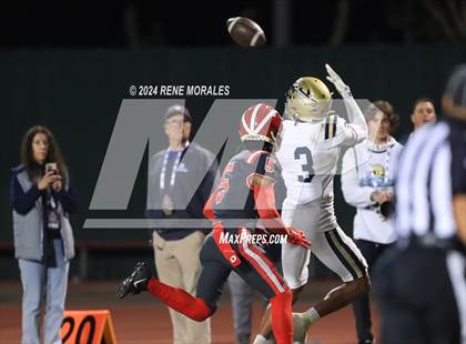 Thumbnail 3 in St. John Bosco vs Mater Dei (CIF SS Div 1 Final) photogallery.
