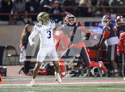 Thumbnail 3 in St. John Bosco vs Mater Dei (CIF SS Div 1 Final) photogallery.
