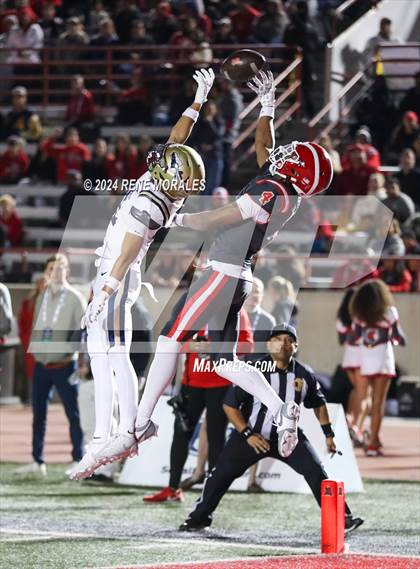 Thumbnail 3 in St. John Bosco vs Mater Dei (CIF SS Div 1 Final) photogallery.
