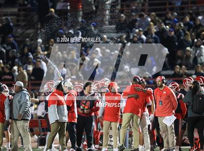 Thumbnail 3 in St. John Bosco vs Mater Dei (CIF SS Div 1 Final) photogallery.