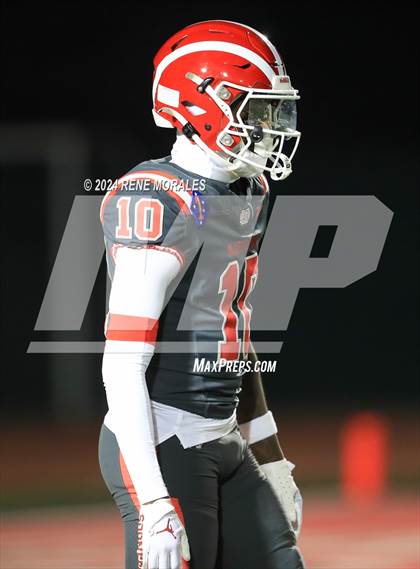 Thumbnail 3 in St. John Bosco vs Mater Dei (CIF SS Div 1 Final) photogallery.