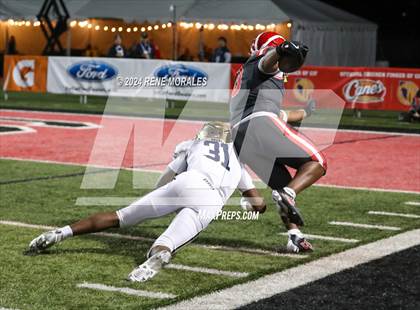 Thumbnail 3 in St. John Bosco vs Mater Dei (CIF SS Div 1 Final) photogallery.