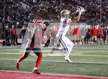 Thumbnail 3 in St. John Bosco vs Mater Dei (CIF SS Div 1 Final) photogallery.
