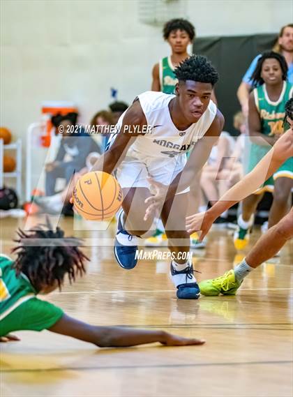 Thumbnail 1 in Richmond vs. Hoggard  (Holiday in the Pines Tournament) photogallery.