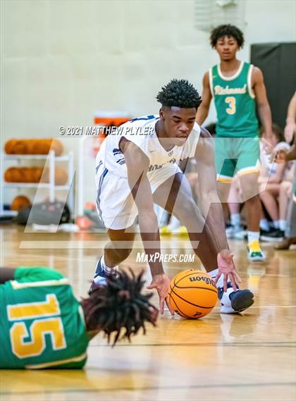 Thumbnail 2 in Richmond vs. Hoggard  (Holiday in the Pines Tournament) photogallery.
