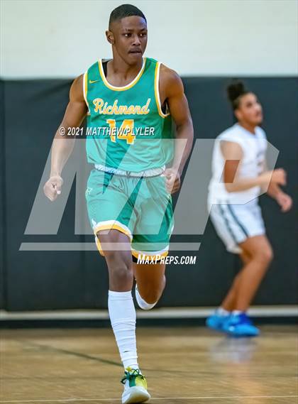 Thumbnail 3 in Richmond vs. Hoggard  (Holiday in the Pines Tournament) photogallery.