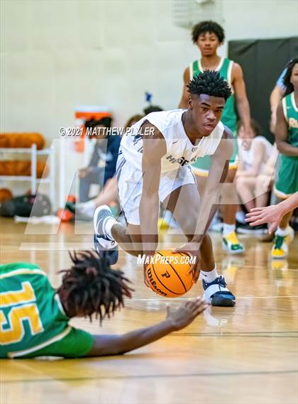 Thumbnail 3 in Richmond vs. Hoggard  (Holiday in the Pines Tournament) photogallery.