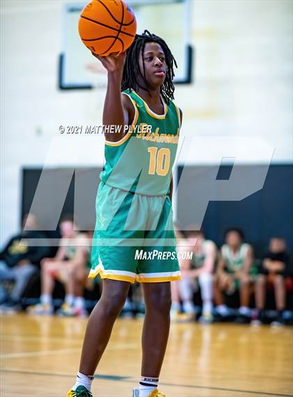 Thumbnail 3 in Richmond vs. Hoggard  (Holiday in the Pines Tournament) photogallery.