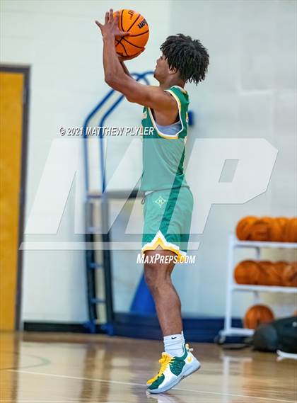 Thumbnail 1 in Richmond vs. Hoggard  (Holiday in the Pines Tournament) photogallery.