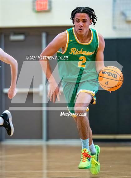 Thumbnail 3 in Richmond vs. Hoggard  (Holiday in the Pines Tournament) photogallery.