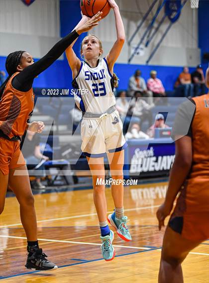 Thumbnail 1 in Snook vs Caldwell photogallery.