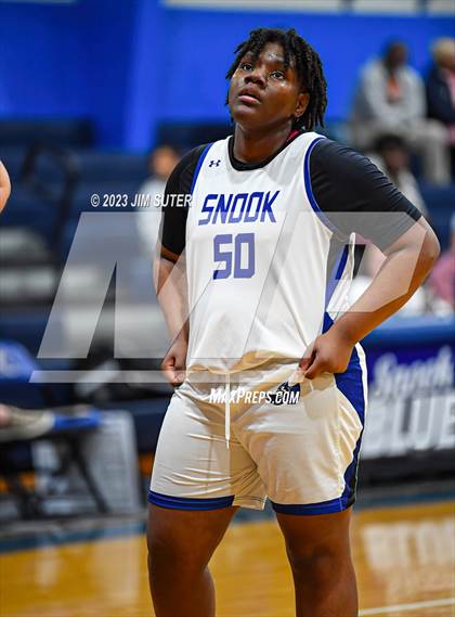 Thumbnail 1 in Snook vs Caldwell photogallery.