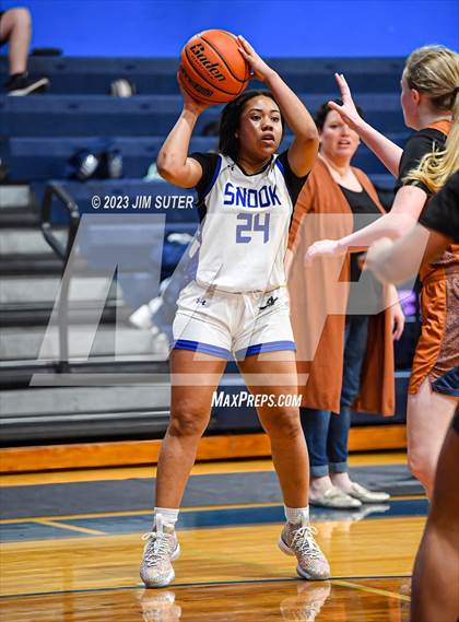 Thumbnail 1 in Snook vs Caldwell photogallery.