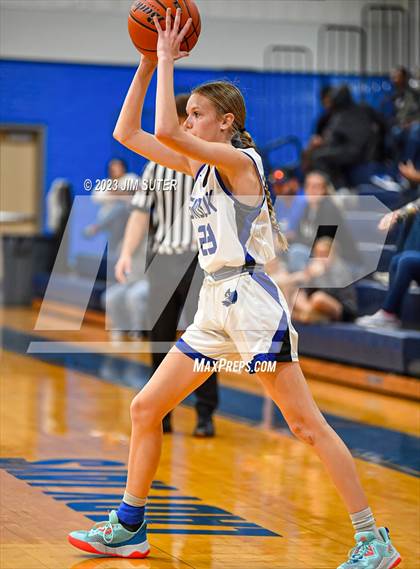 Thumbnail 3 in Snook vs Caldwell photogallery.