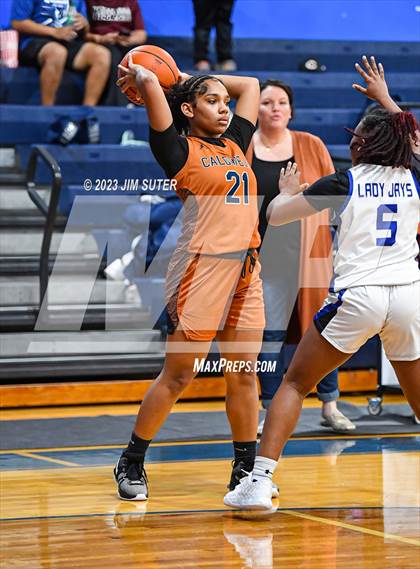 Thumbnail 3 in Snook vs Caldwell photogallery.