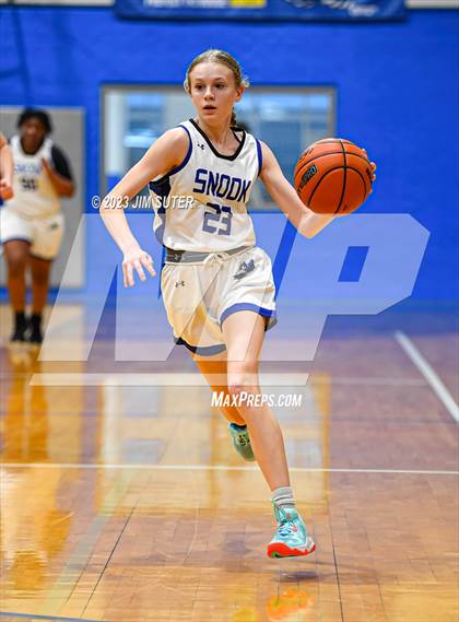 Thumbnail 2 in Snook vs Caldwell photogallery.