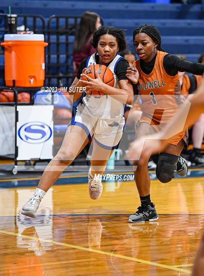 Thumbnail 3 in Snook vs Caldwell photogallery.