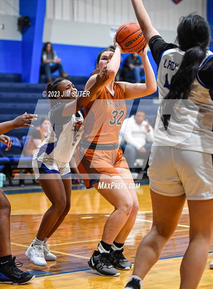 Thumbnail 3 in Snook vs Caldwell photogallery.