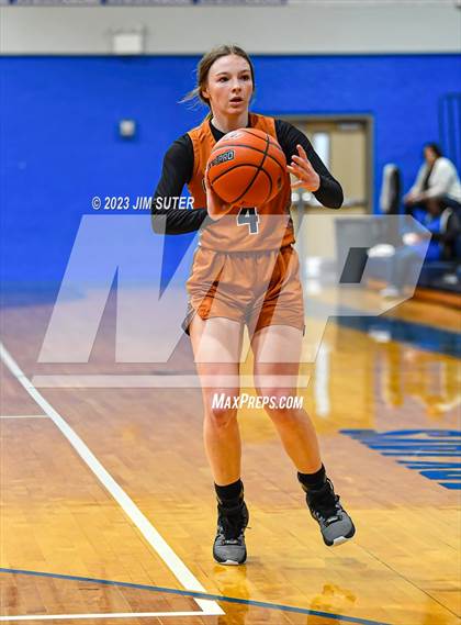 Thumbnail 3 in Snook vs Caldwell photogallery.