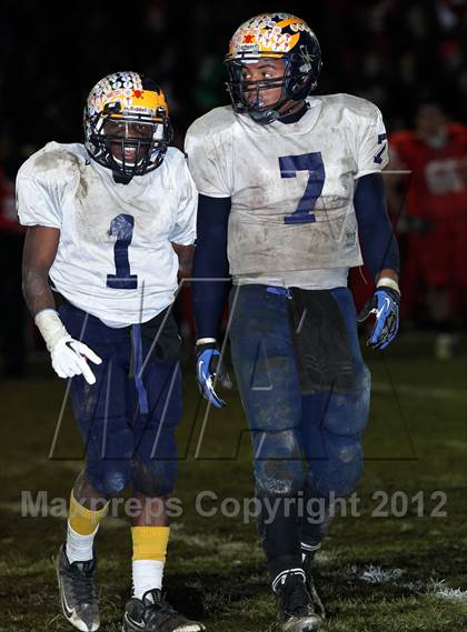Thumbnail 3 in Point Pleasant Beach vs. Florence Township Memorial (NJSIAA Playoffs) photogallery.