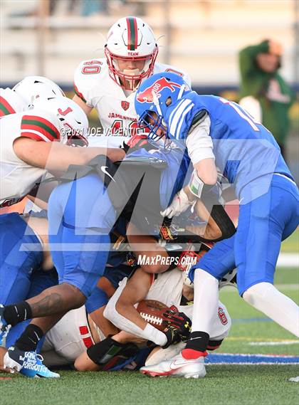 Thumbnail 1 in Jamestown vs. Williamsville South photogallery.