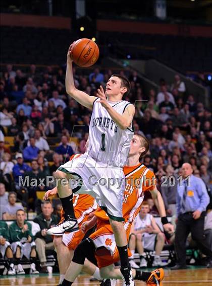 Thumbnail 3 in Newton North vs Mansfield (MIAA Division 1 South Final) photogallery.