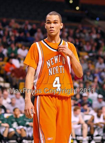 Thumbnail 3 in Newton North vs Mansfield (MIAA Division 1 South Final) photogallery.