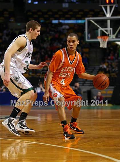 Thumbnail 2 in Newton North vs Mansfield (MIAA Division 1 South Final) photogallery.
