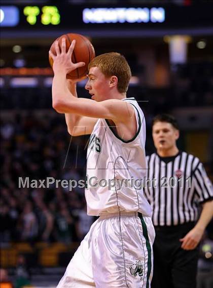Thumbnail 3 in Newton North vs Mansfield (MIAA Division 1 South Final) photogallery.