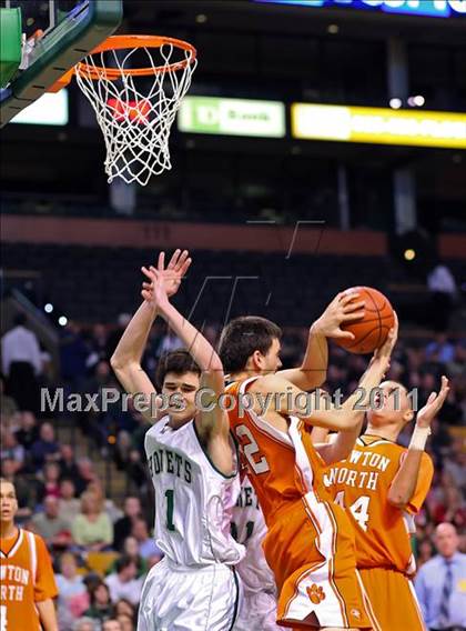 Thumbnail 1 in Newton North vs Mansfield (MIAA Division 1 South Final) photogallery.