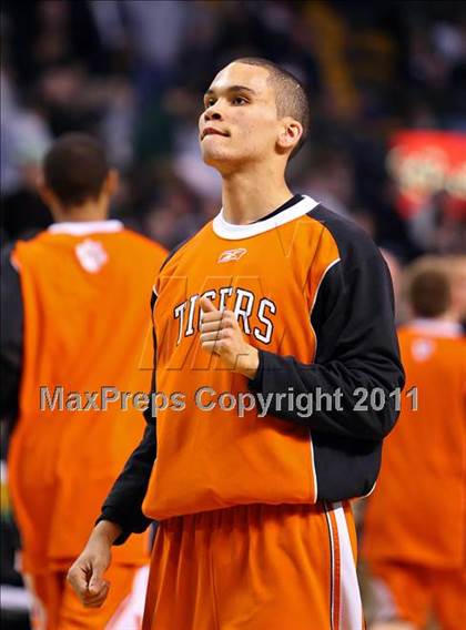 Thumbnail 3 in Newton North vs Mansfield (MIAA Division 1 South Final) photogallery.