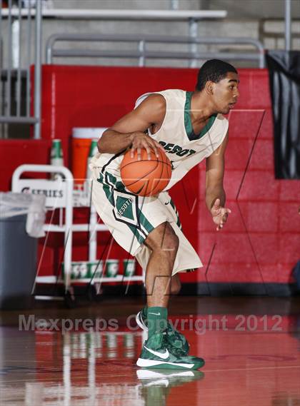 Thumbnail 2 in DeSoto vs. Madison Prep (Thanksgiving Hoopfest) photogallery.