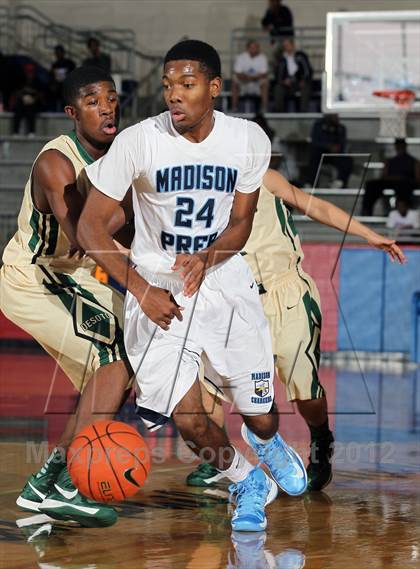 Thumbnail 3 in DeSoto vs. Madison Prep (Thanksgiving Hoopfest) photogallery.