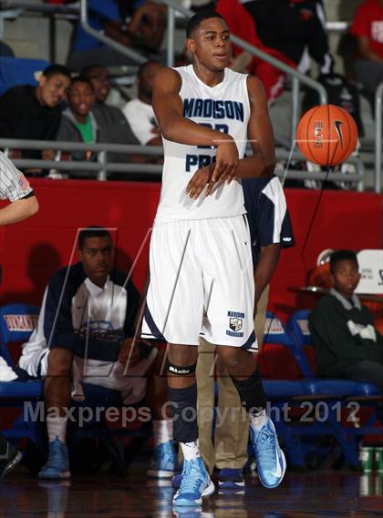 Thumbnail 1 in DeSoto vs. Madison Prep (Thanksgiving Hoopfest) photogallery.
