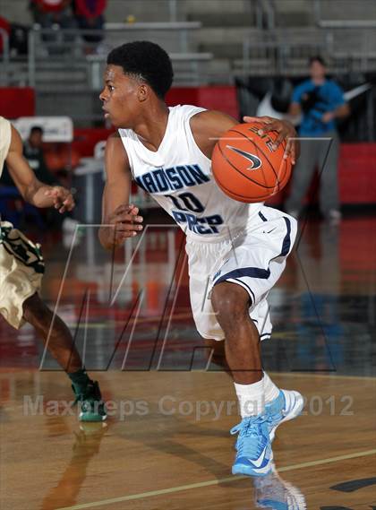 Thumbnail 3 in DeSoto vs. Madison Prep (Thanksgiving Hoopfest) photogallery.