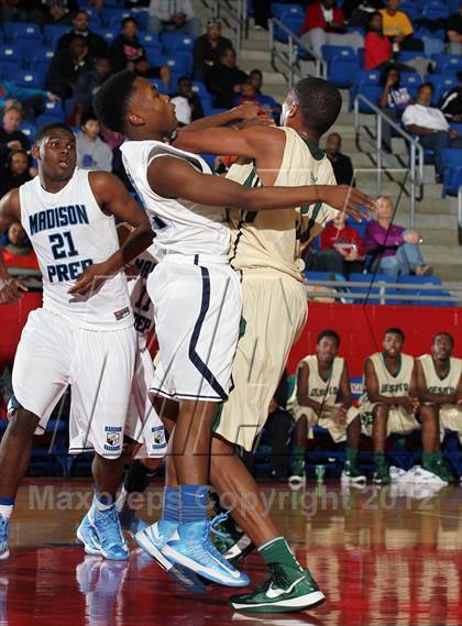 Thumbnail 2 in DeSoto vs. Madison Prep (Thanksgiving Hoopfest) photogallery.