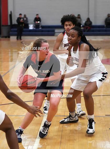 Thumbnail 2 in Oakland vs Bob Jones (Huntsville Hospital SportsCenter / TOC Ladies Classic) photogallery.
