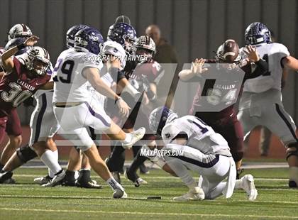 Thumbnail 1 in Boerne @ Calallen (UIL 4A, Div 1, Region 4, Quarter-Final) photogallery.